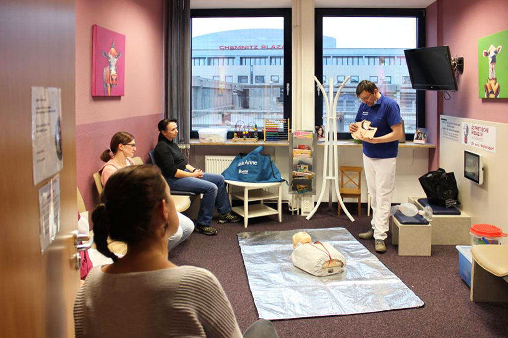 Trainingsseminar Reanimation in der HNO-Praxis Dr. Woltersdorf in Chemnitz